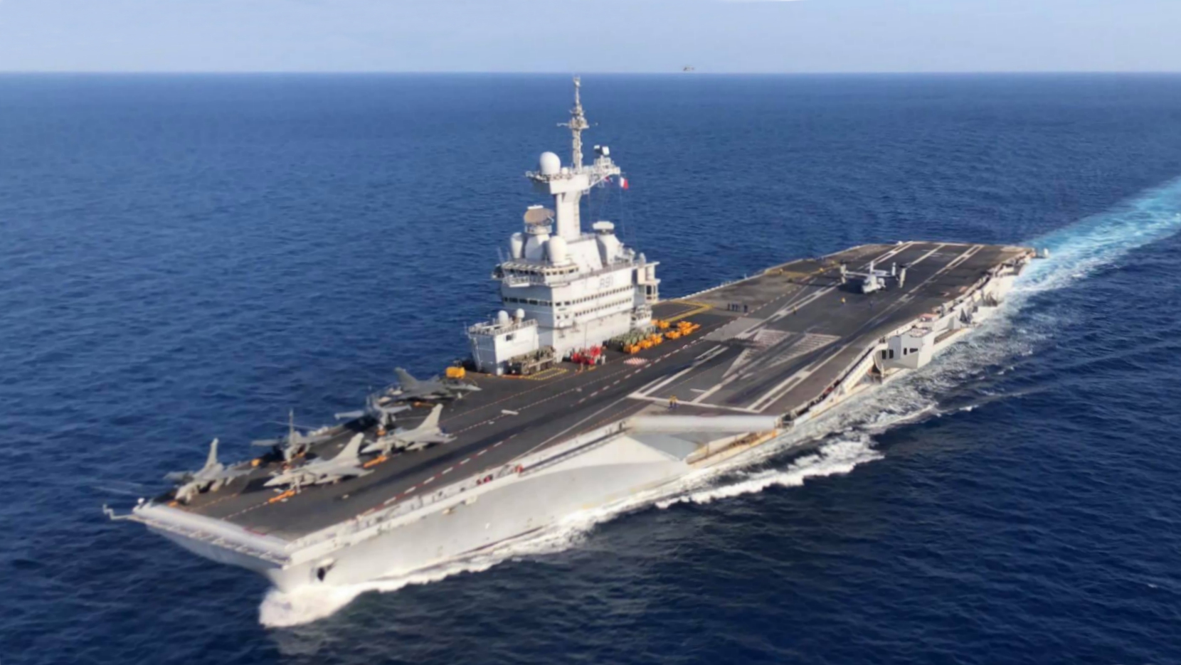 Le porte-avions Charles-de-Gaulle en avril 2019 (© US Navy)